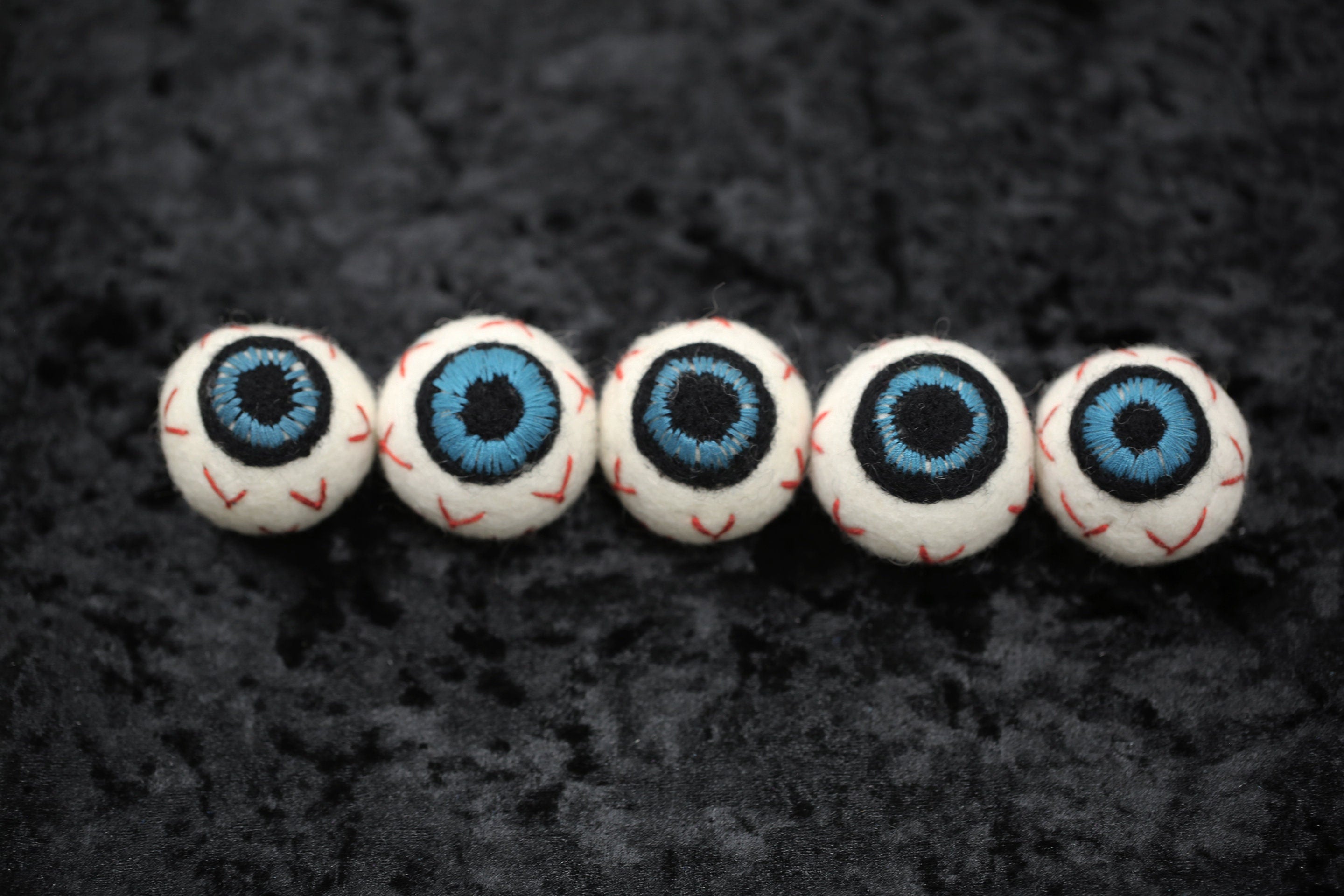 Spook-tacular Felt Eyeballs for Halloween Fun! 🎃👀 #HalloweenDecor #CraftyVibes