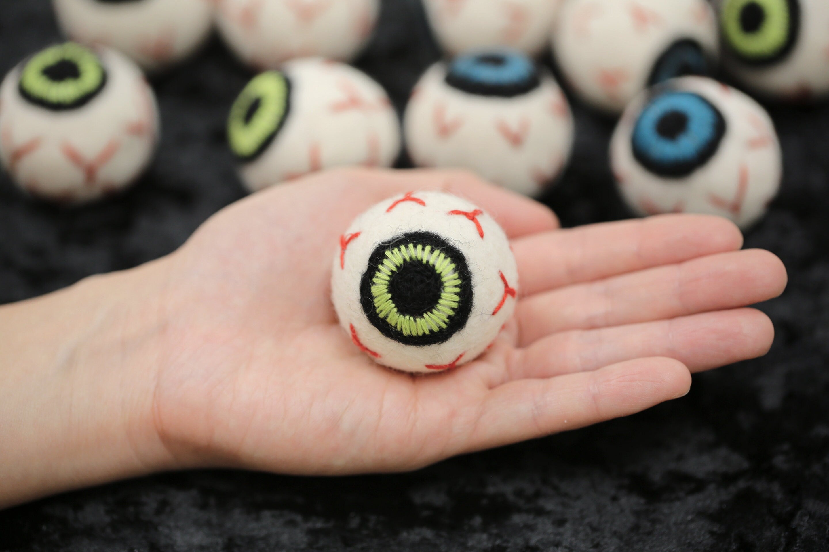 Spook-tacular Felt Eyeballs for Halloween Fun! 🎃👀 #HalloweenDecor #CraftyVibes